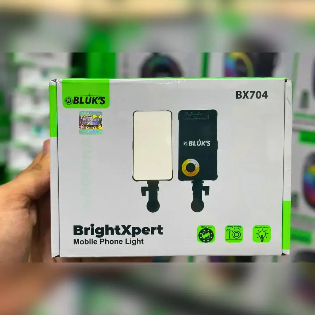 Bluk’s BrightXpert BX704 – Rechargeable LED Light for Smartphones